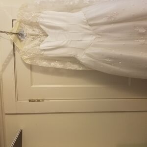 Elegant White Lace Wedding Dress